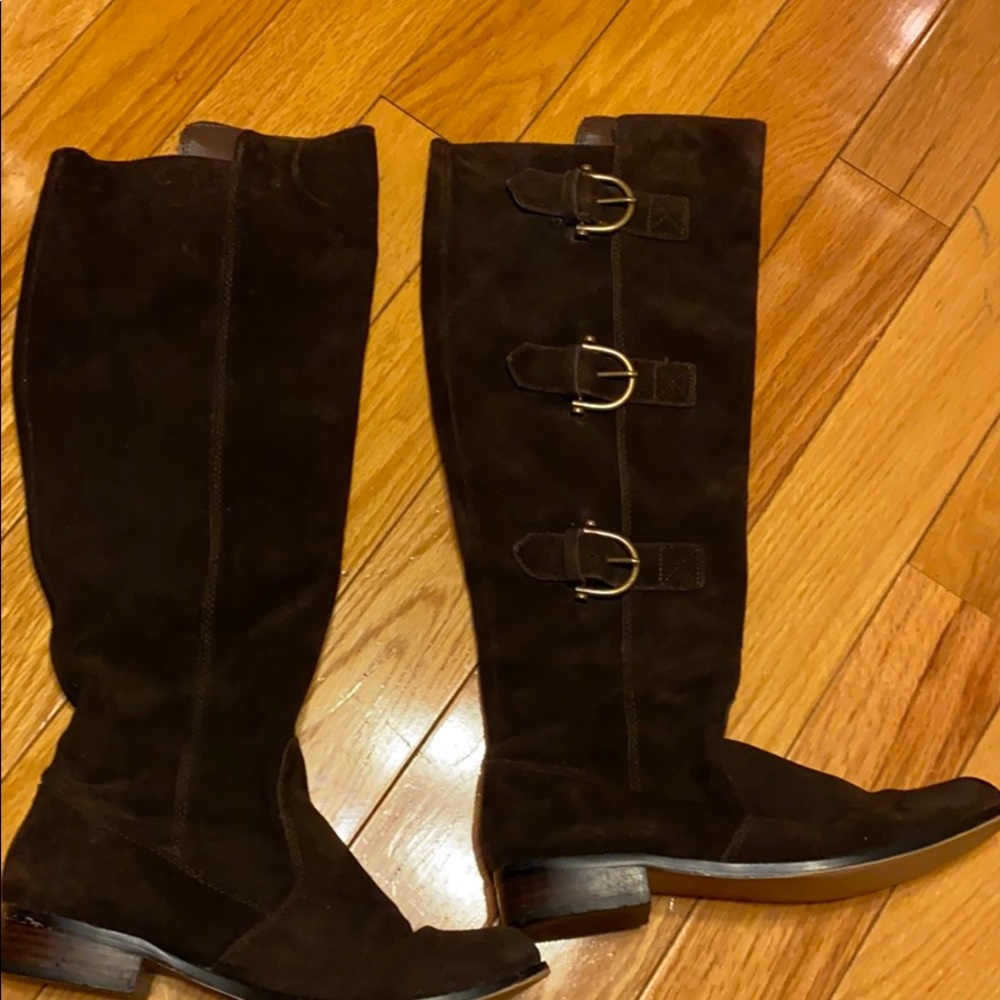 Restricted Soft Suede Leather Boots
